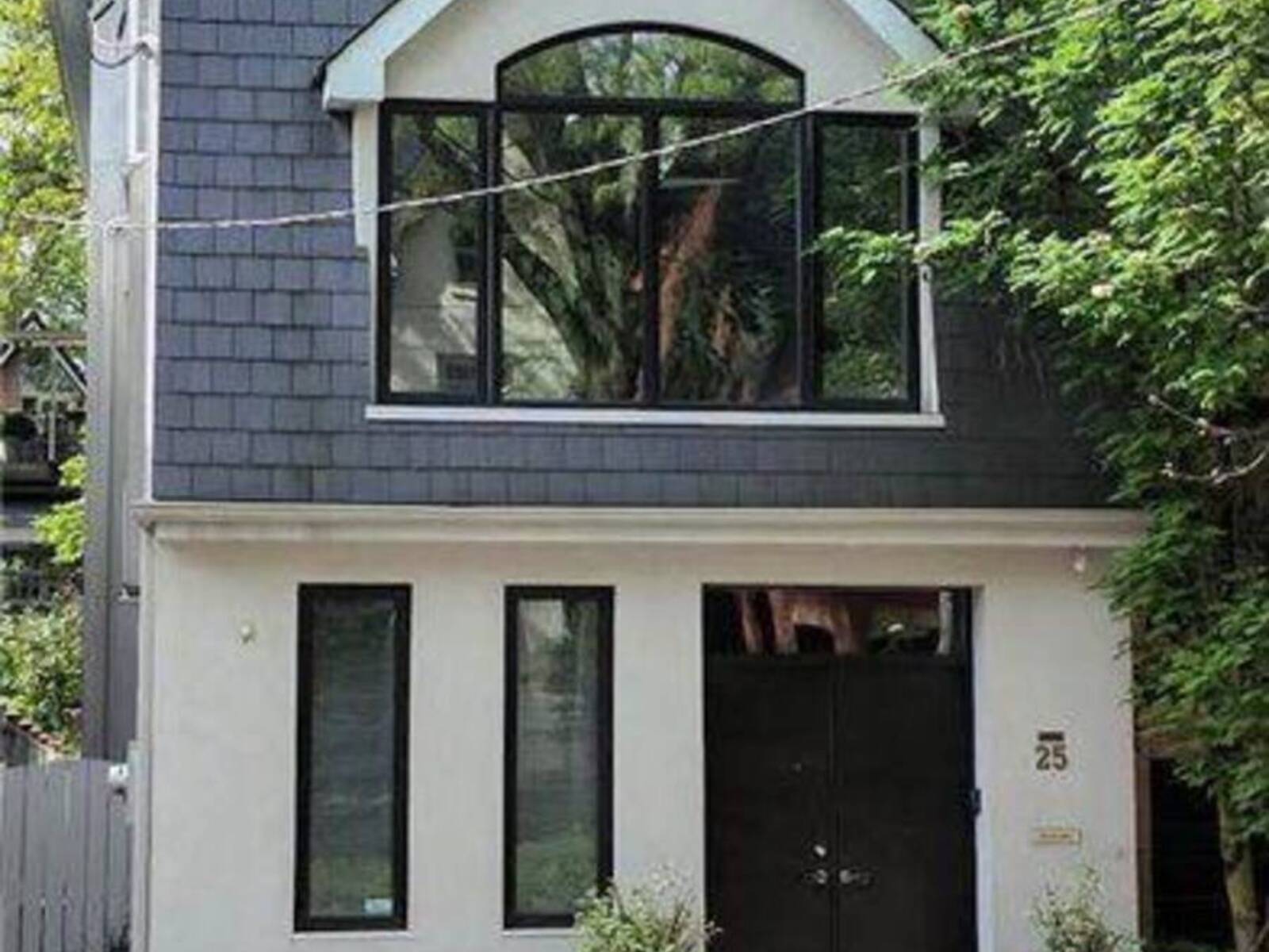 25 BOSWELL AVENUE, Toronto, Ontario M5R 1M5