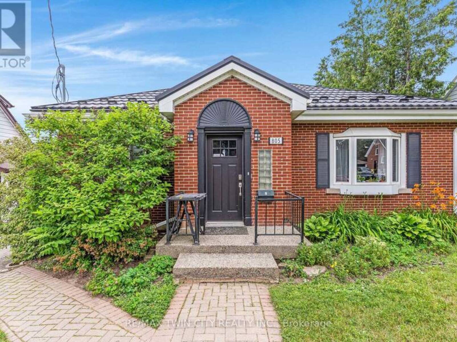 805 ROCKWAY DRIVE, Kitchener, Ontario N2G 3B6