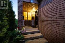 366 AMBERLEE COURT | Newmarket Ontario | Slide Image Four