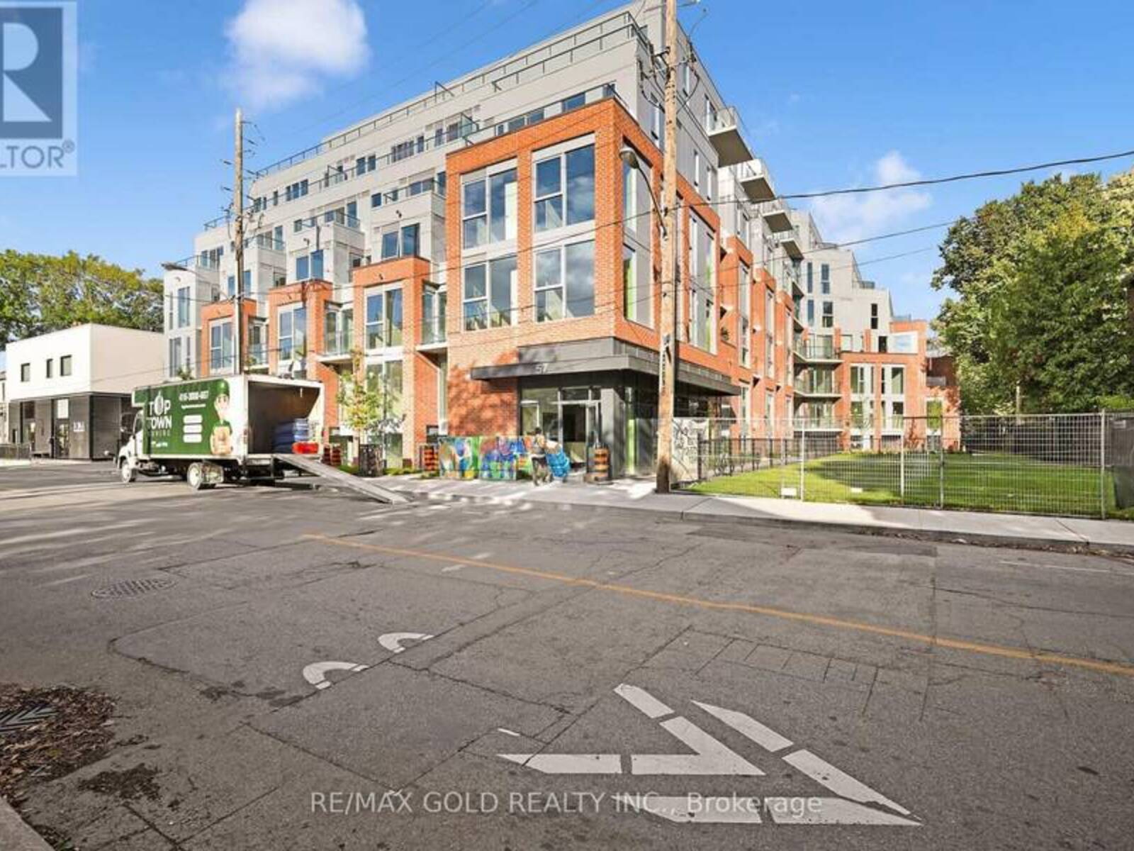 211 - 57 BROCK AVENUE, Toronto, Ontario M3H 3N2