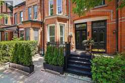 499 ONTARIO STREET | Toronto Ontario | Slide Image Two