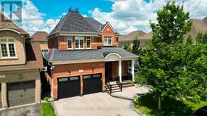 47 LEGENDARY CIRCLE | Brampton Ontario | Slide Image Two