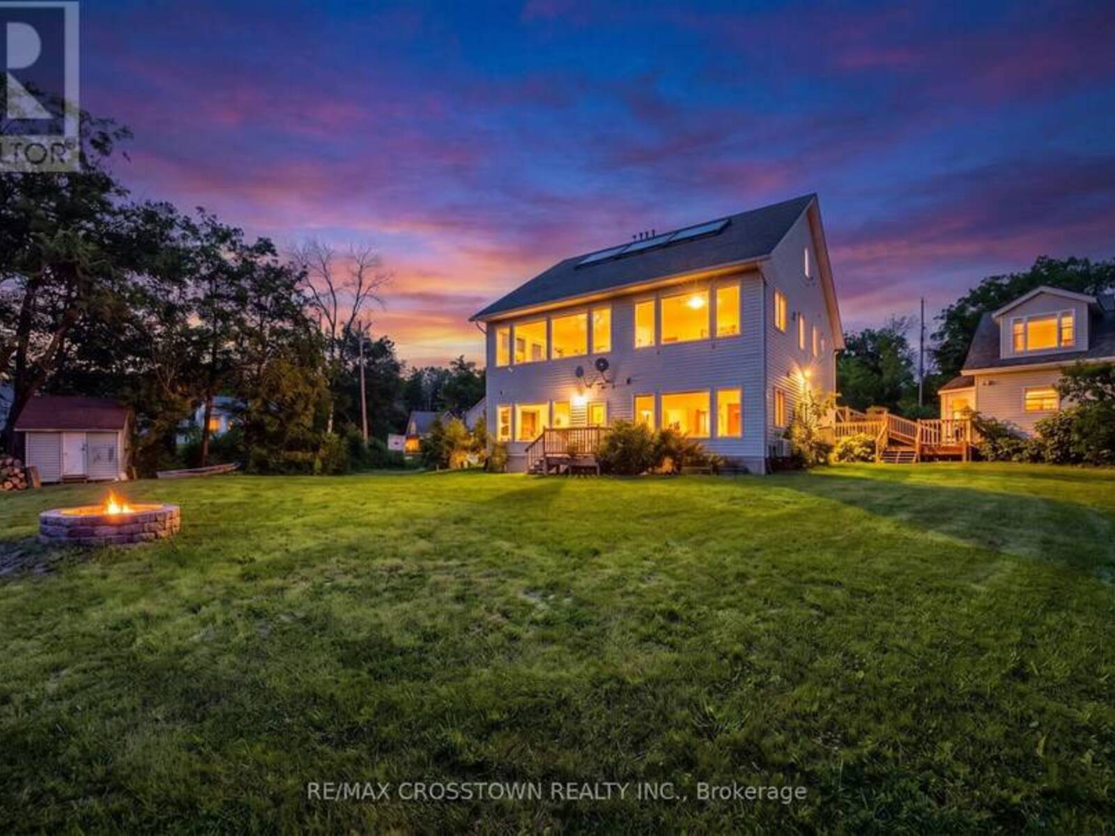 42 BLUFF POINT ROAD, Waubaushene, Ontario L0K 2C0