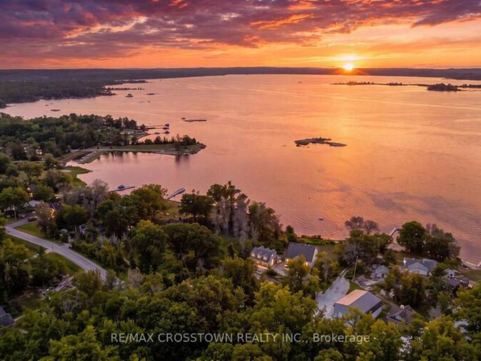 42 BLUFF POINT ROAD, Waubaushene, Ontario L0K 2C0