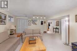 2 CORBETT CRESCENT | Aurora Ontario | Slide Image Eighteen