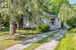 2 CORBETT CRESCENT | Aurora Ontario | Slide Image Two