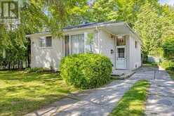 2 CORBETT CRESCENT | Aurora Ontario | Slide Image Four