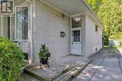 2 CORBETT CRESCENT | Aurora Ontario | Slide Image Five
