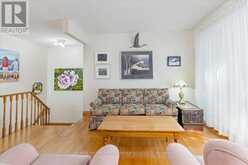 2 CORBETT CRESCENT | Aurora Ontario | Slide Image Eight