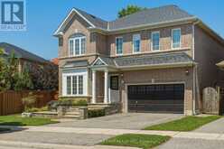 8 HAVERHILL TERRACE | Aurora Ontario | Slide Image One