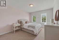 8 HAVERHILL TERRACE | Aurora Ontario | Slide Image Thirty-one