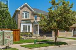 8 HAVERHILL TERRACE | Aurora Ontario | Slide Image Four