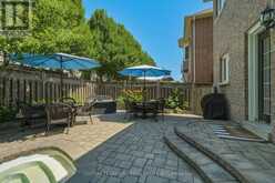 8 HAVERHILL TERRACE | Aurora Ontario | Slide Image Five