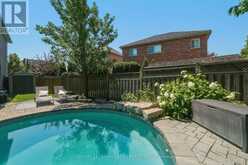 8 HAVERHILL TERRACE | Aurora Ontario | Slide Image Eight
