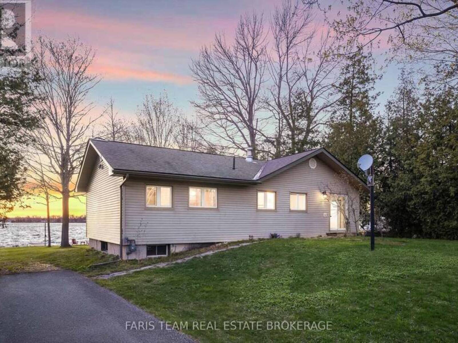 5240 PROSPECT AVENUE, Ramara, Ontario L3V 0Z1