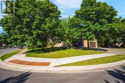65 MULLIS CRESCENT | Brampton Ontario | Slide Image Four
