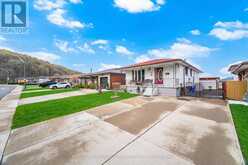 31 SUMMERCREST DRIVE | Hamilton Ontario | Slide Image One