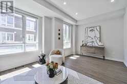 23 CHICAGO LANE | Markham Ontario | Slide Image Ten