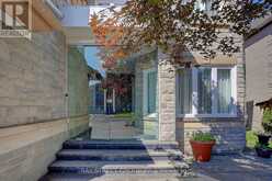218 BOAKE TRAIL | Richmond Hill Ontario | Slide Image Two