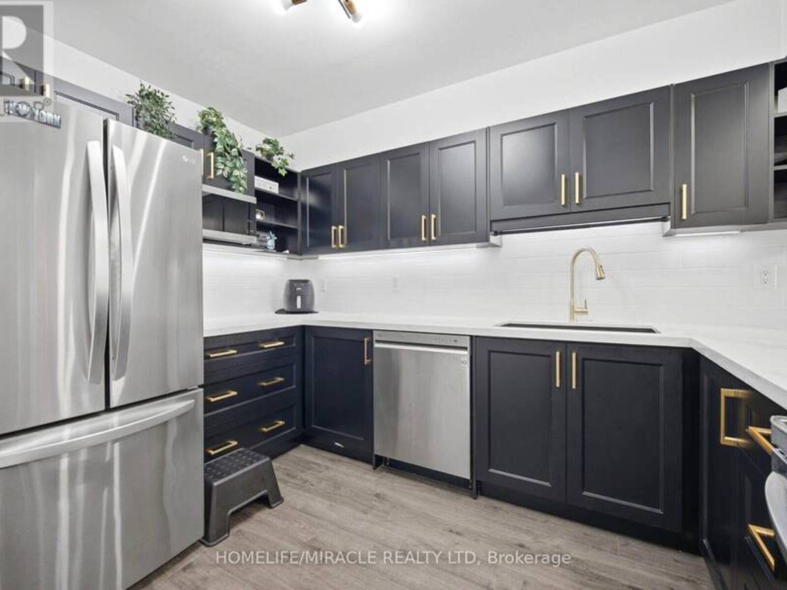 102 - 238 ALBION ROAD, Toronto, Ontario M9W 6A7