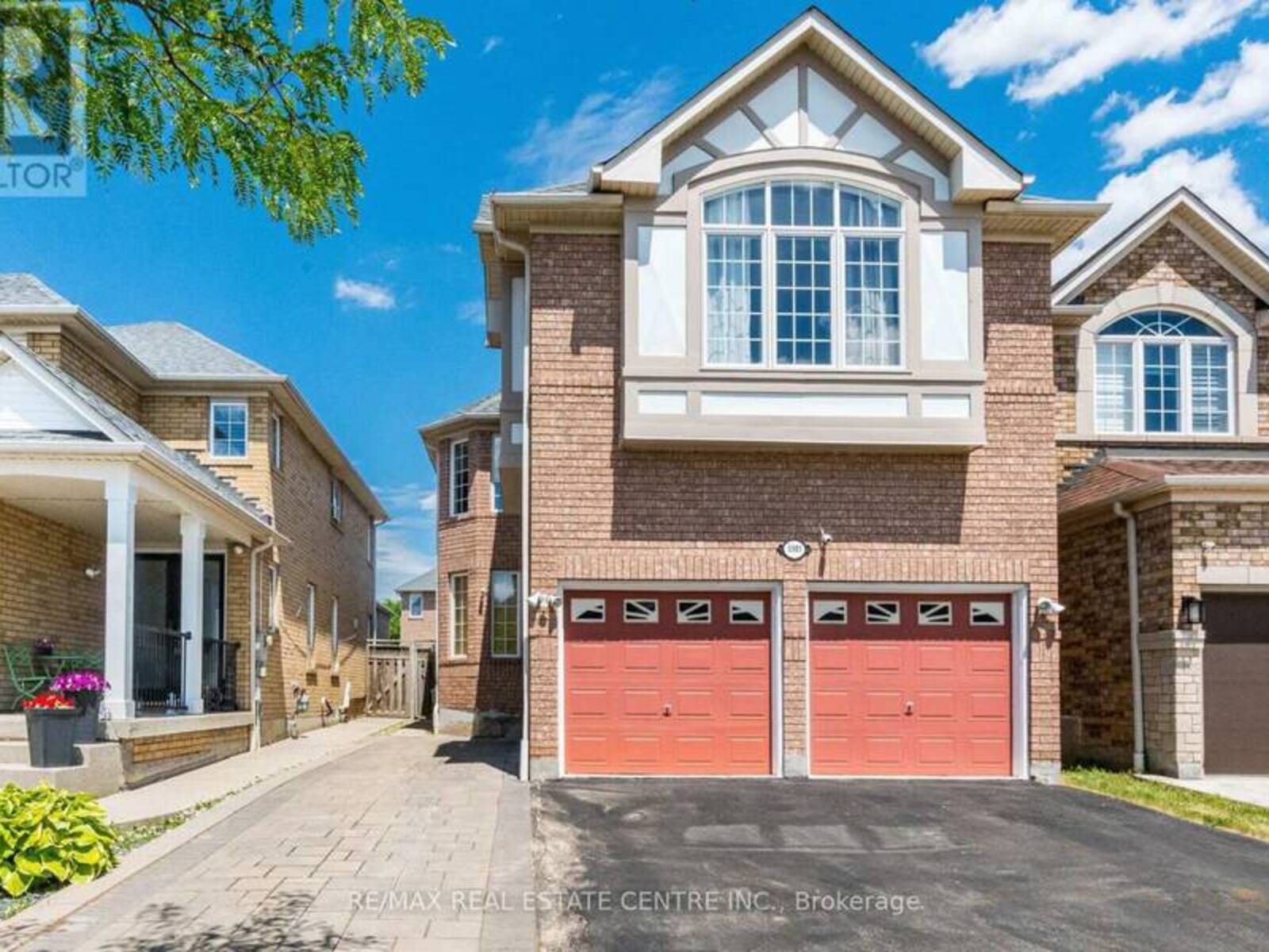 5981 COUPLES STREET, Mississauga, Ontario L5V 2Z5