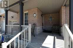 43 WATERTON CRESCENT | Richmond Hill Ontario | Slide Image Three