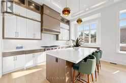 7 KNOLLVIEW CRESCENT | Toronto Ontario | Slide Image Twelve