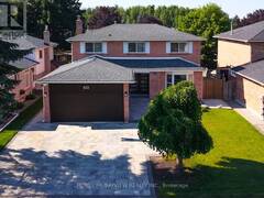 513 BRISTOL ROAD Newmarket Ontario, L3Y 6T4