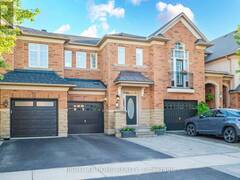 346 CREEK PATH AVENUE Oakville Ontario, L6L 6X1
