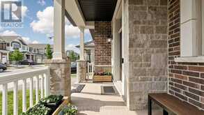 1527 VARELAS PASSAGE | Oakville Ontario | Slide Image Three