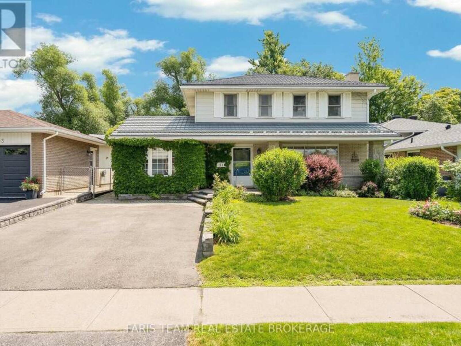 51 DAVIES CRESCENT, Barrie, Ontario L4M 2M4