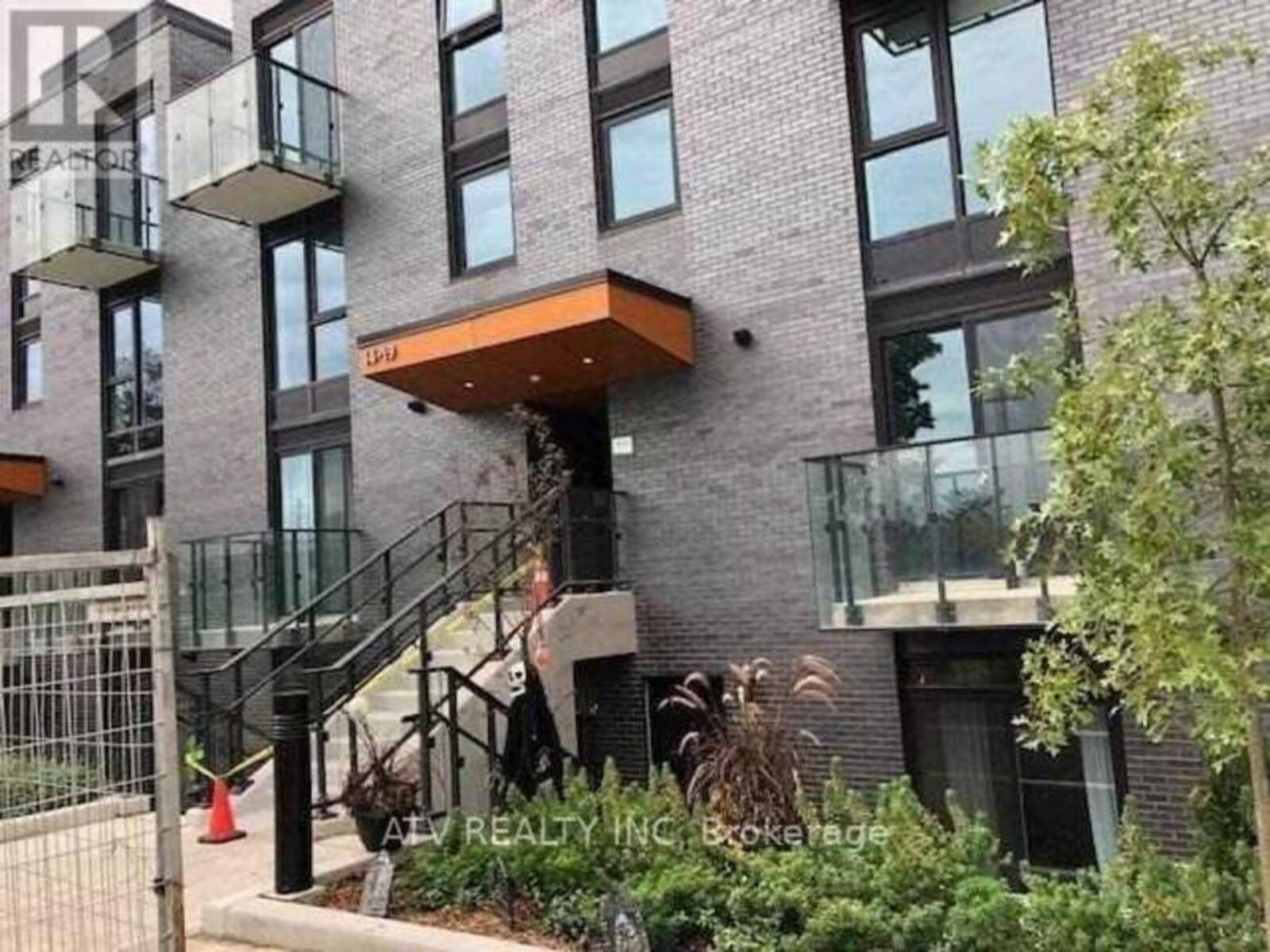 TH17 - 10 BRIN DRIVE, Toronto, Ontario M8X 0B3