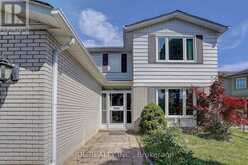 20 MOSSGROVE TRAIL | Toronto Ontario | Slide Image Three