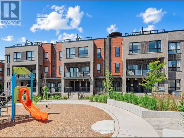 SUITE 18 - 11 LYTHAM GREEN CIRCLE Newmarket Ontario, L3Y 0H5 - 2 Bedrooms Condo For Sale