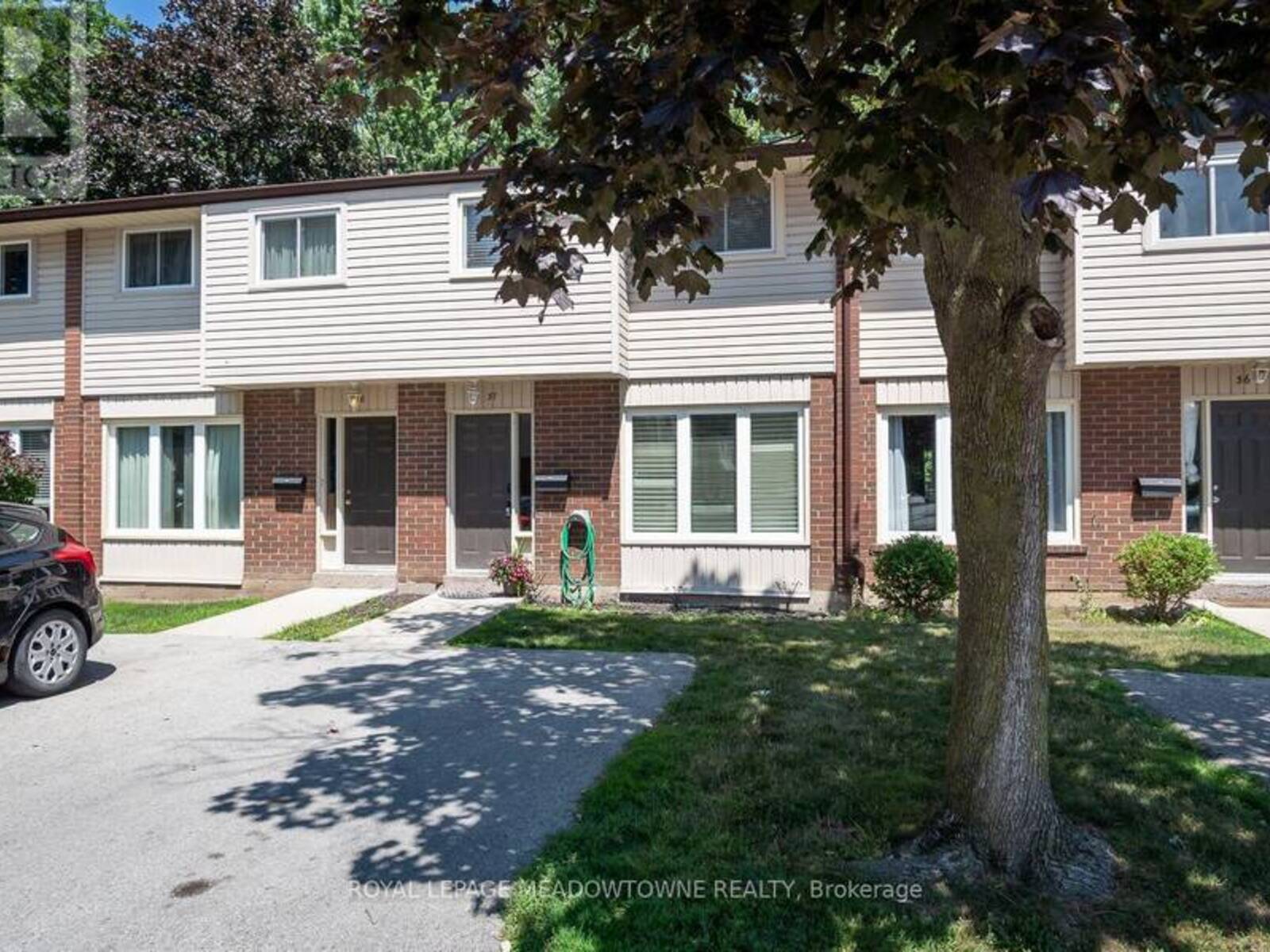 37 - 2 WEIDEN STREET, St. Catharines, Ontario L2M 6W5