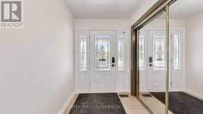 20 BLACKFOREST DRIVE | Richmond Hill Ontario | Slide Image Six