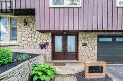 9 HILTS DRIVE | Hamilton Ontario | Slide Image Three