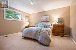 137 WHITE PINE CRESCENT | Waterloo Ontario | Slide Image Thirteen