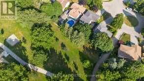 137 WHITE PINE CRESCENT | Waterloo Ontario | Slide Image Thirty-two