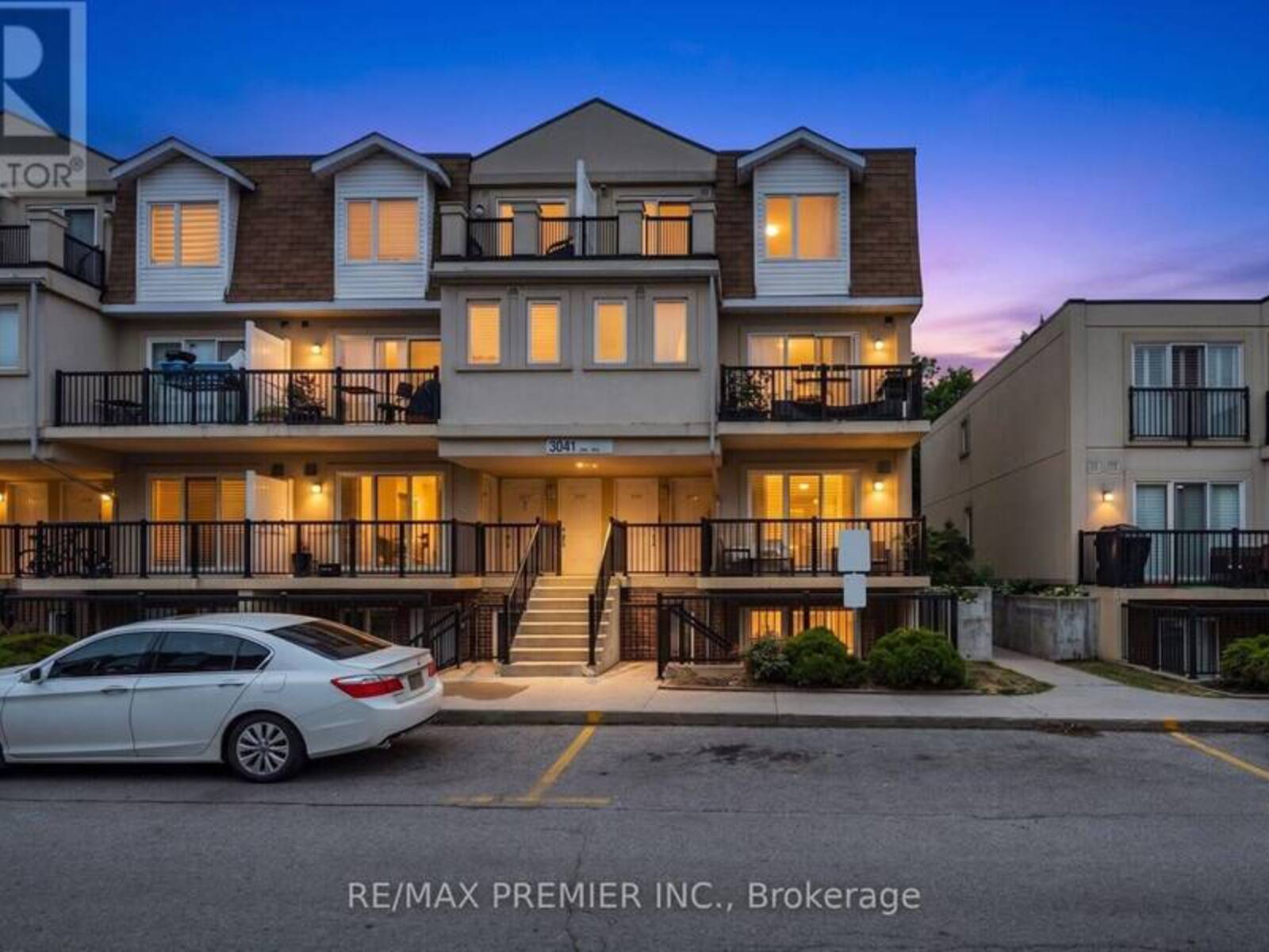2072 - 3041 FINCH AVENUE W, Toronto, Ontario M9M 0A4