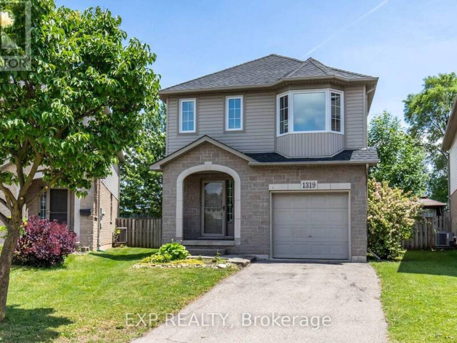 1319 BONNIE COURT, Burlington, Ontario L7R 5A2