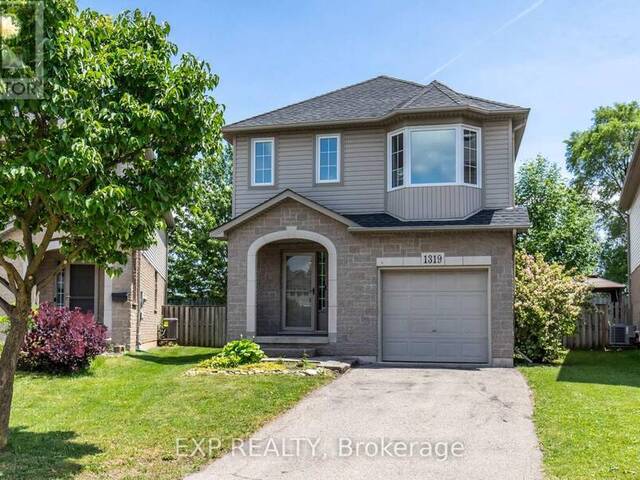 1319 BONNIE COURT Burlington Ontario, L7R 5A2 - 3 Bedrooms Home For Sale