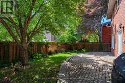 5550 MIDDLEPORT CRESCENT N | Mississauga Ontario | Slide Image Five