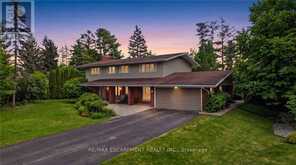 6 SUMMIT CIRCLE | Simcoe Ontario | Slide Image One