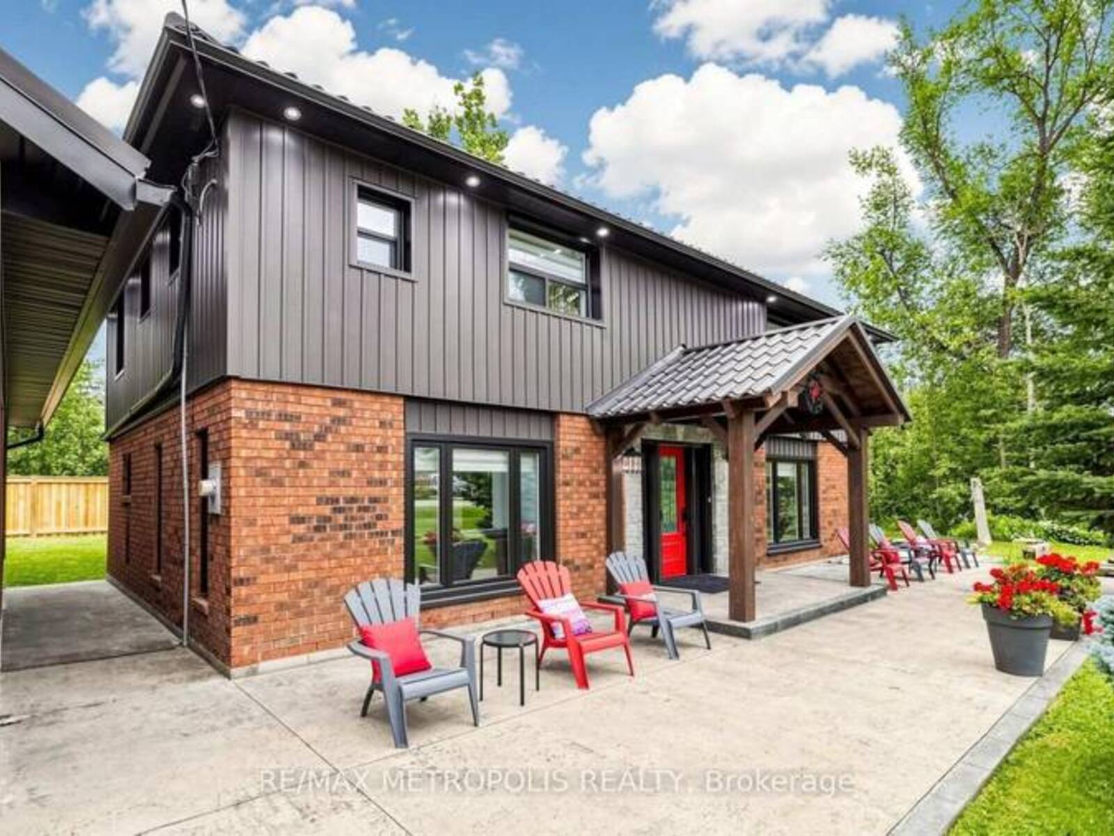 2739 IRETON STREET E, Innisfil, Ontario L9S 2J2