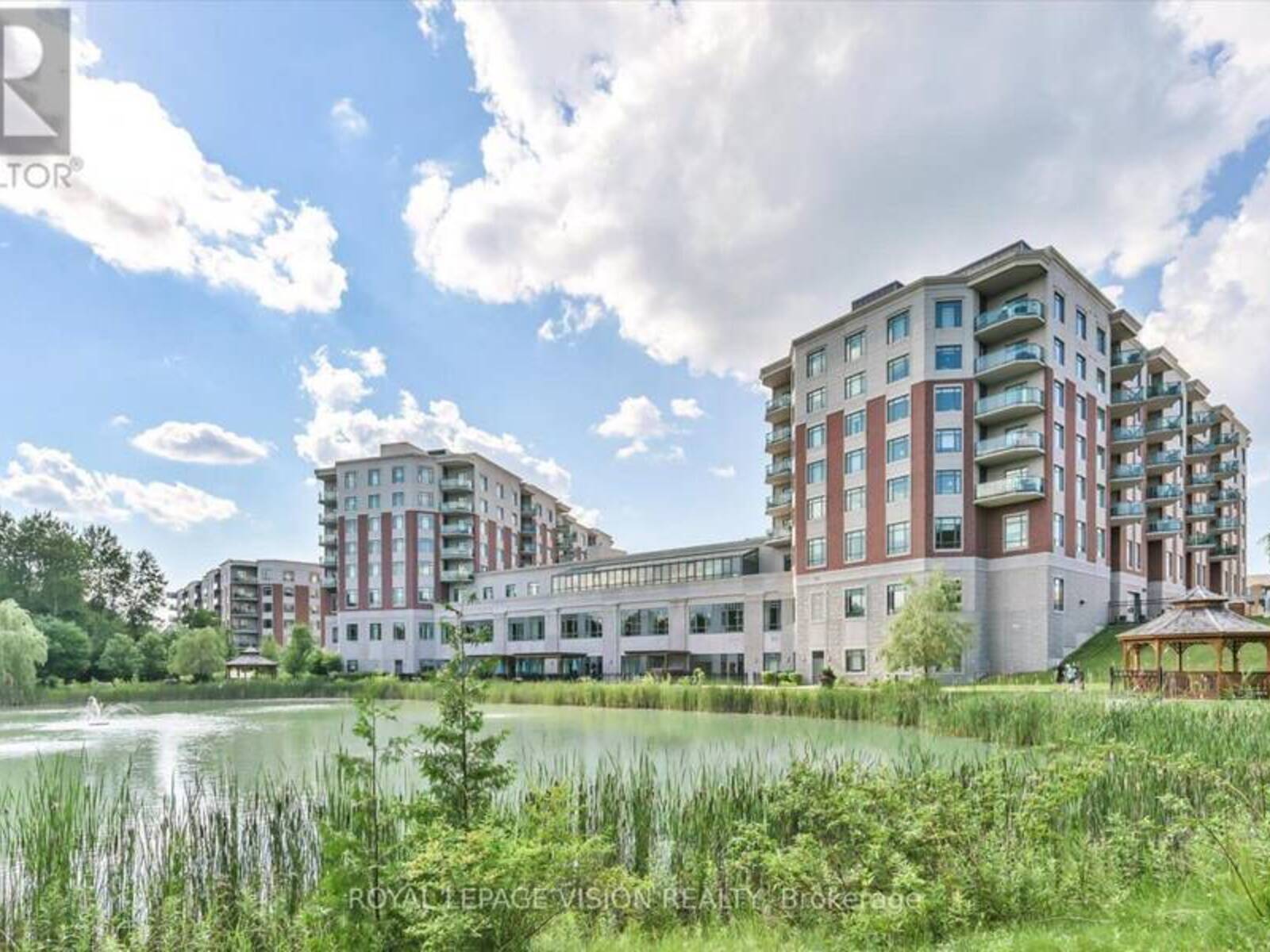 403 - 440 WILLIAM GRAHAM DRIVE, Aurora, Ontario L4G 7C7