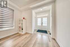 8 PROSPERITY WAY | East Gwillimbury Ontario | Slide Image Two