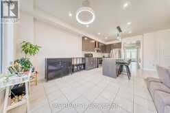 8 PROSPERITY WAY | East Gwillimbury Ontario | Slide Image Eleven