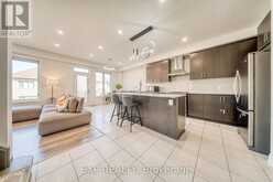 8 PROSPERITY WAY | East Gwillimbury Ontario | Slide Image Six