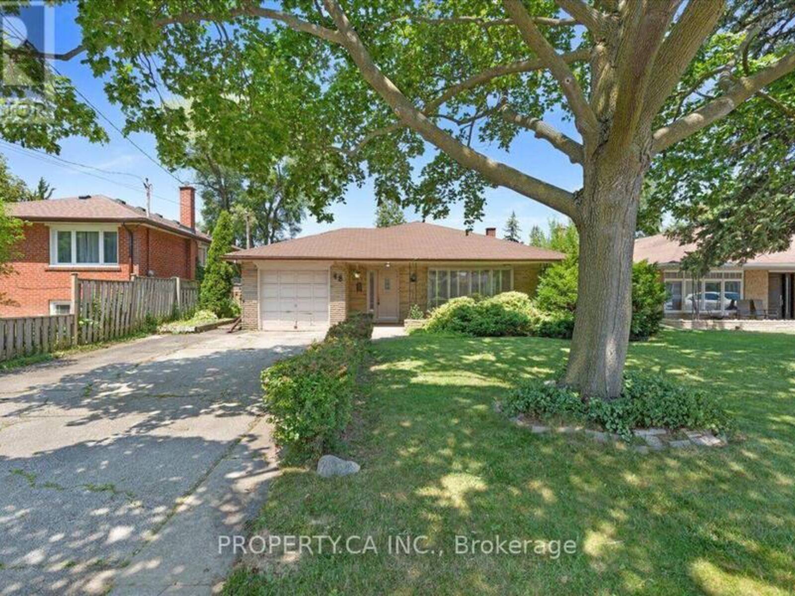 48 KENNARD AVENUE, Toronto, Ontario M3H 4M1